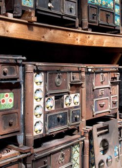 Autre empilement de fourneaux à bois