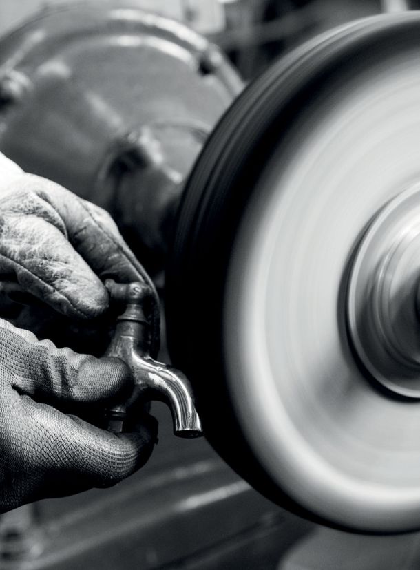 Polissage d'un robinet laiton