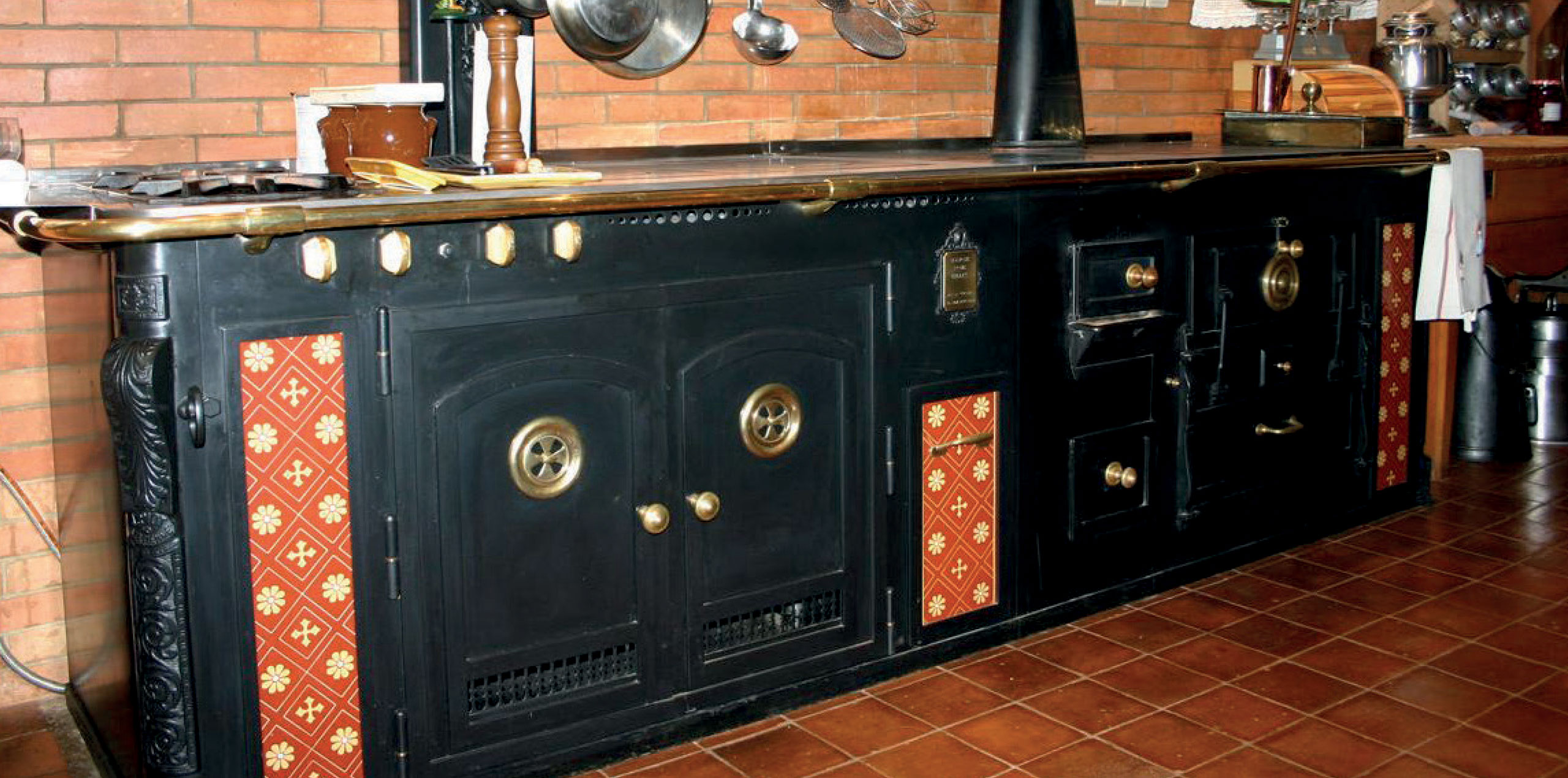 Fourneau ancien fond en brique